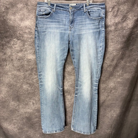 BKE Denim Payton Bootcut Jeans Women's Plus Size 36R Light Wash Distressed - Picture 1 of 16